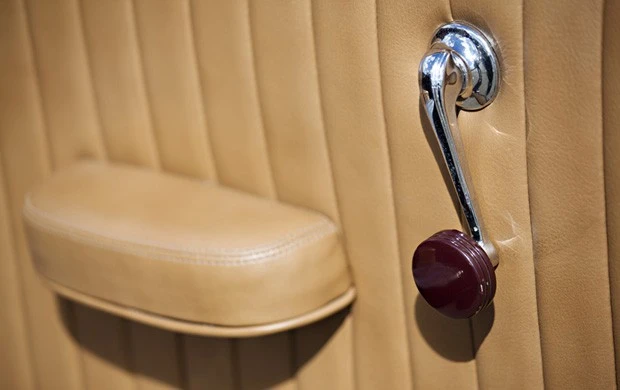 1937 Cord 810 & 812 - Image 13 of 16