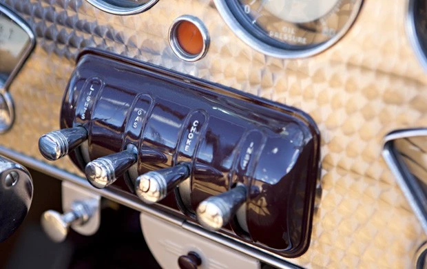 1937 Cord 810 & 812 - Image 11 of 16