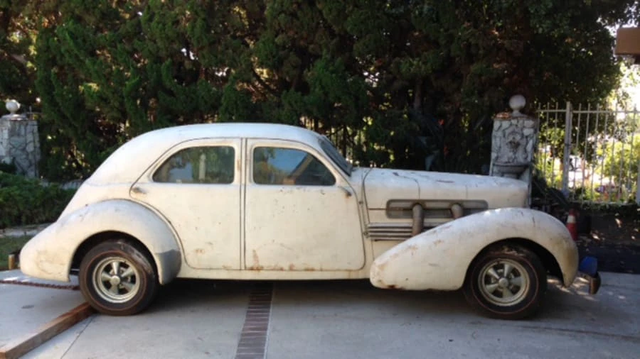 1937 Cord 810 & 812 - Image 2 of 3