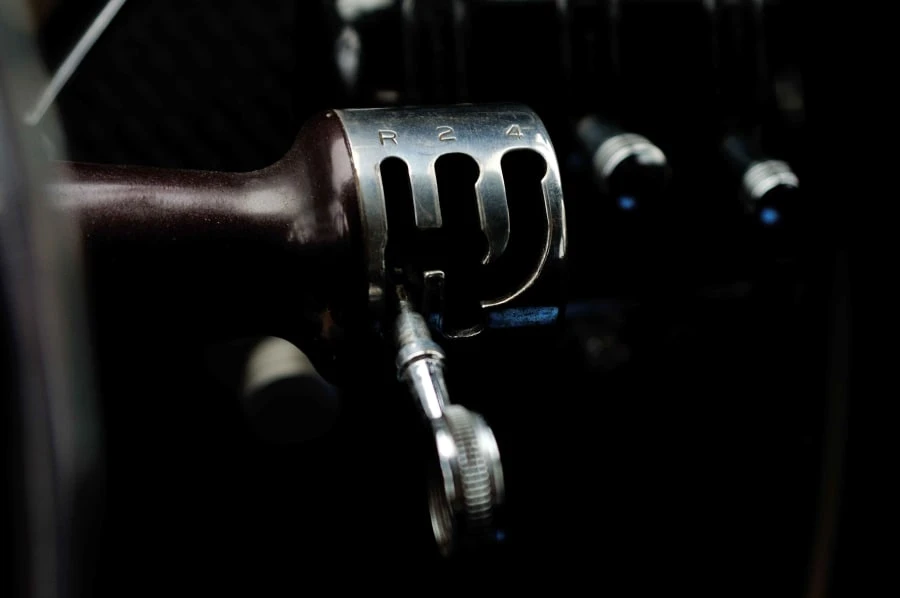 1937 Cord 810 & 812 - Image 9 of 12