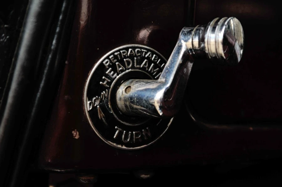 1937 Cord 810 & 812 - Image 11 of 12