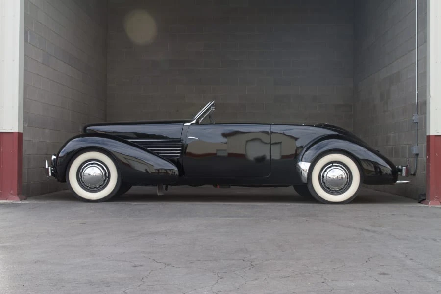 1937 Cord 810 & 812 - Image 2 of 12
