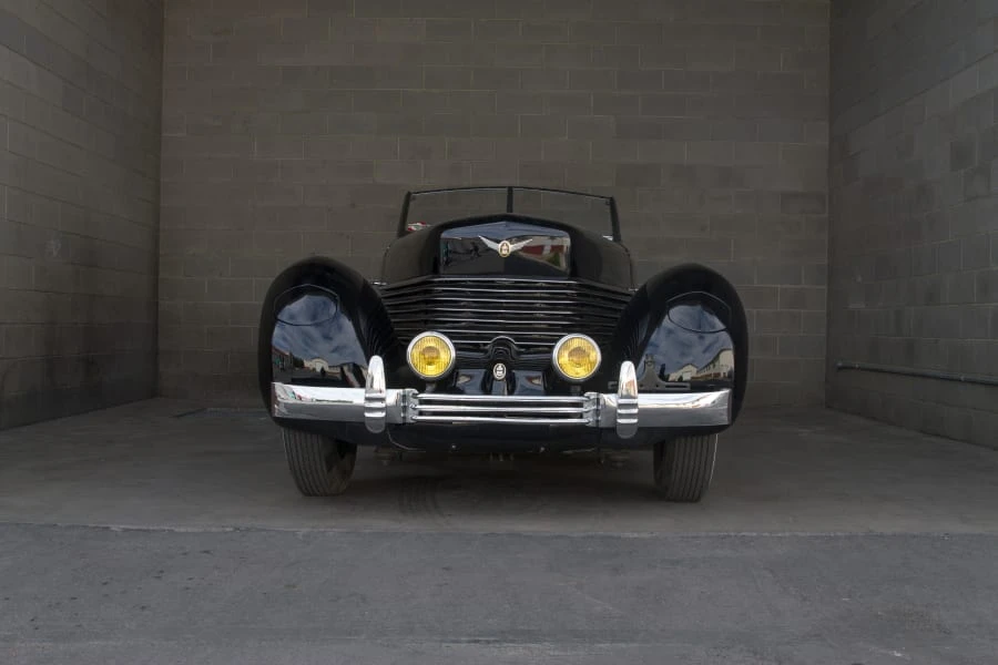 1937 Cord 810 & 812 - Image 11 of 12