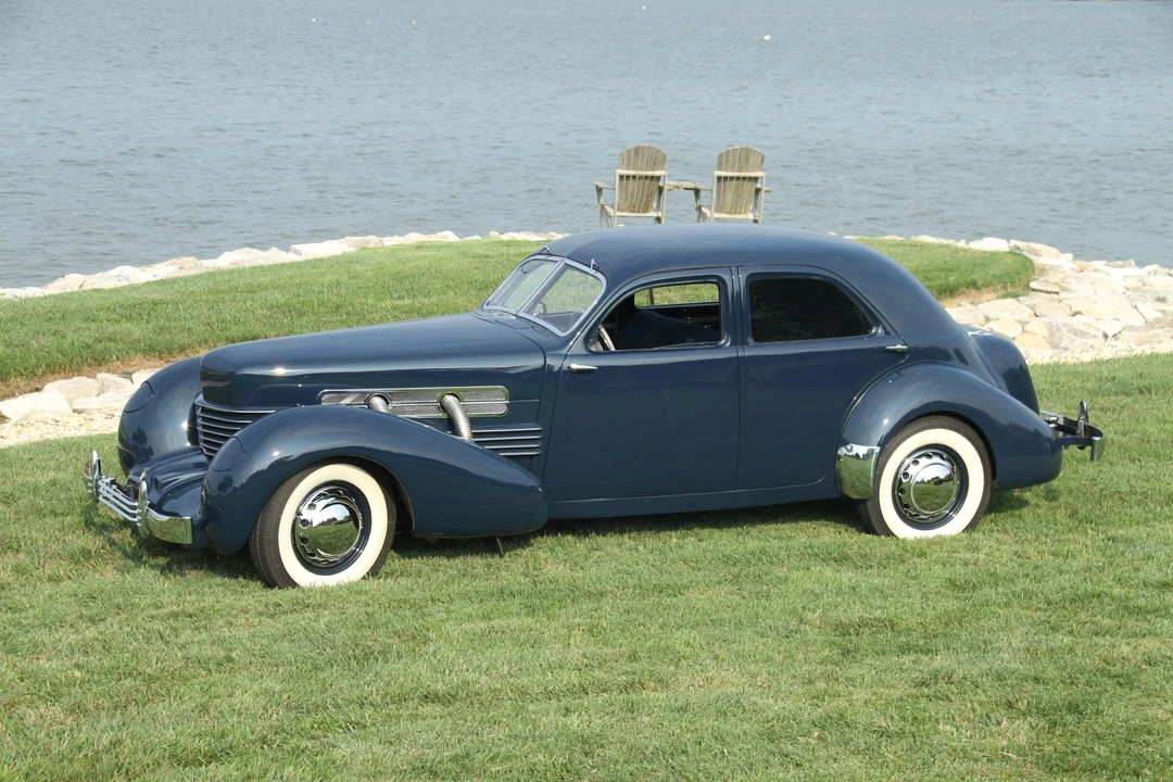 1937 Cord 810 & 812 - Image 3 of 31