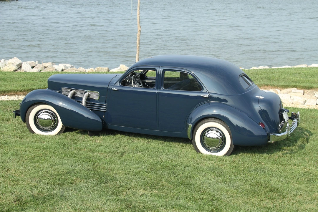1937 Cord 810 & 812 - Image 8 of 31
