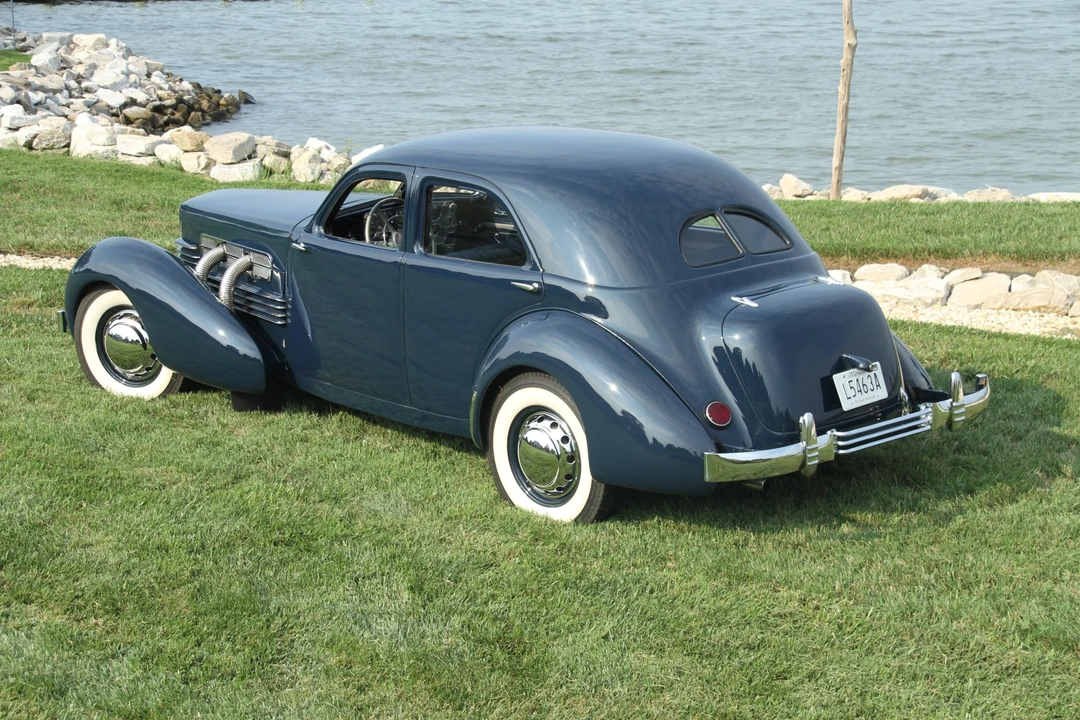 1937 Cord 810 & 812 - Image 10 of 31