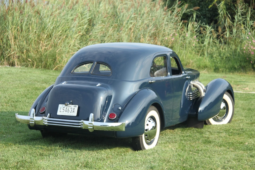 1937 Cord 810 & 812 - Image 14 of 31