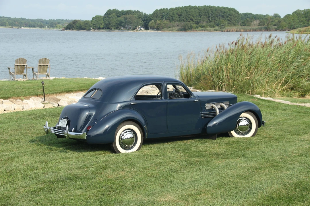 1937 Cord 810 & 812 - Image 18 of 31