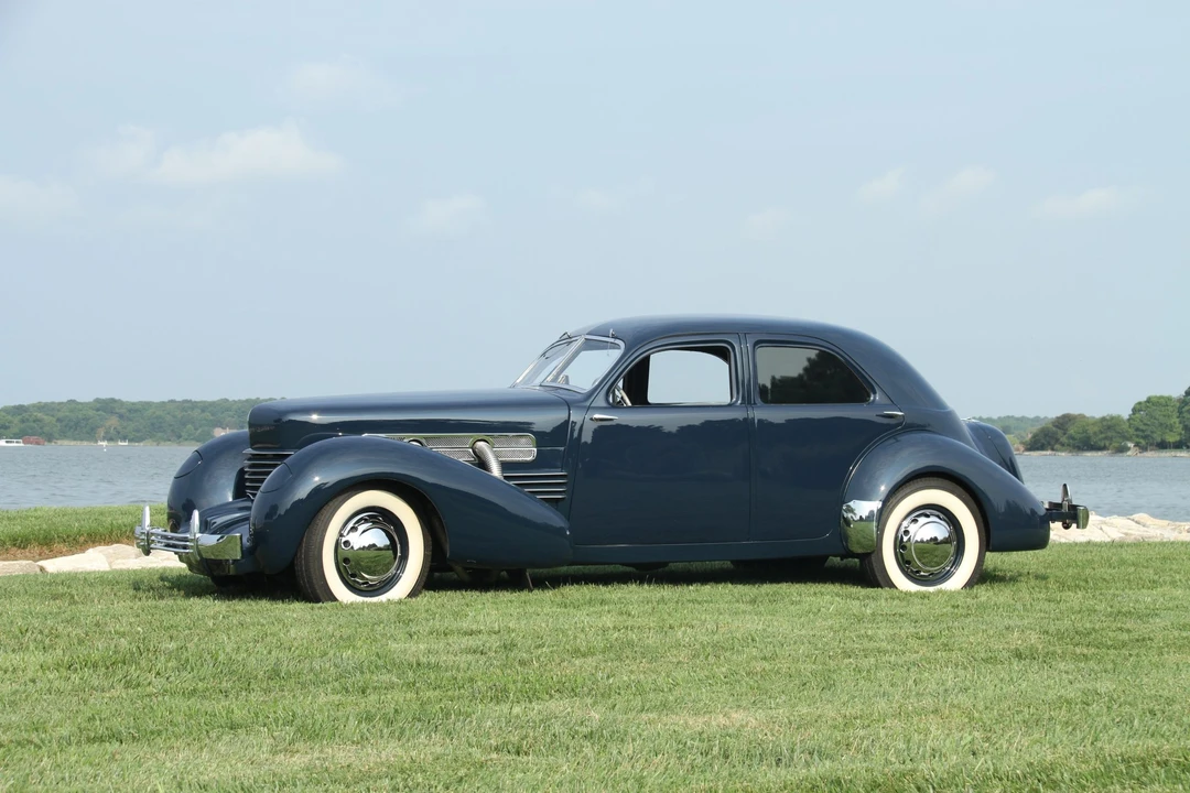 1937 Cord 810 & 812 - Image 4 of 31