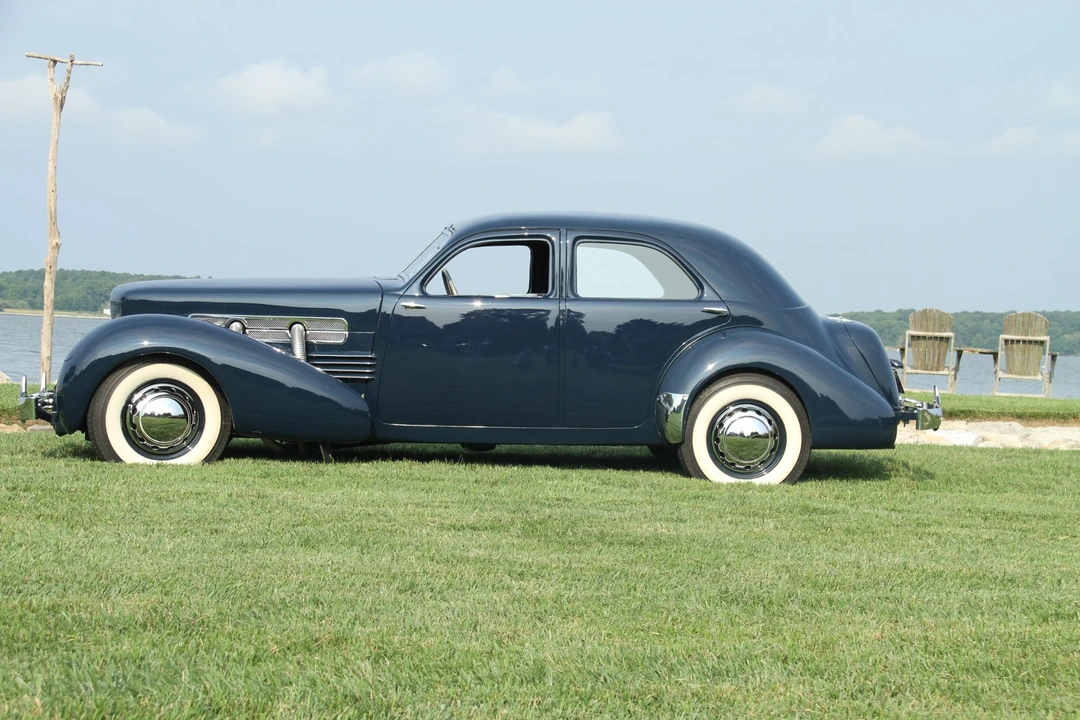 1937 Cord 810 & 812 - Image 7 of 31