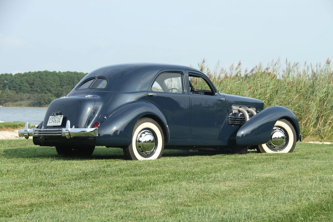 1937 Cord 810 & 812 - Image 16 of 31