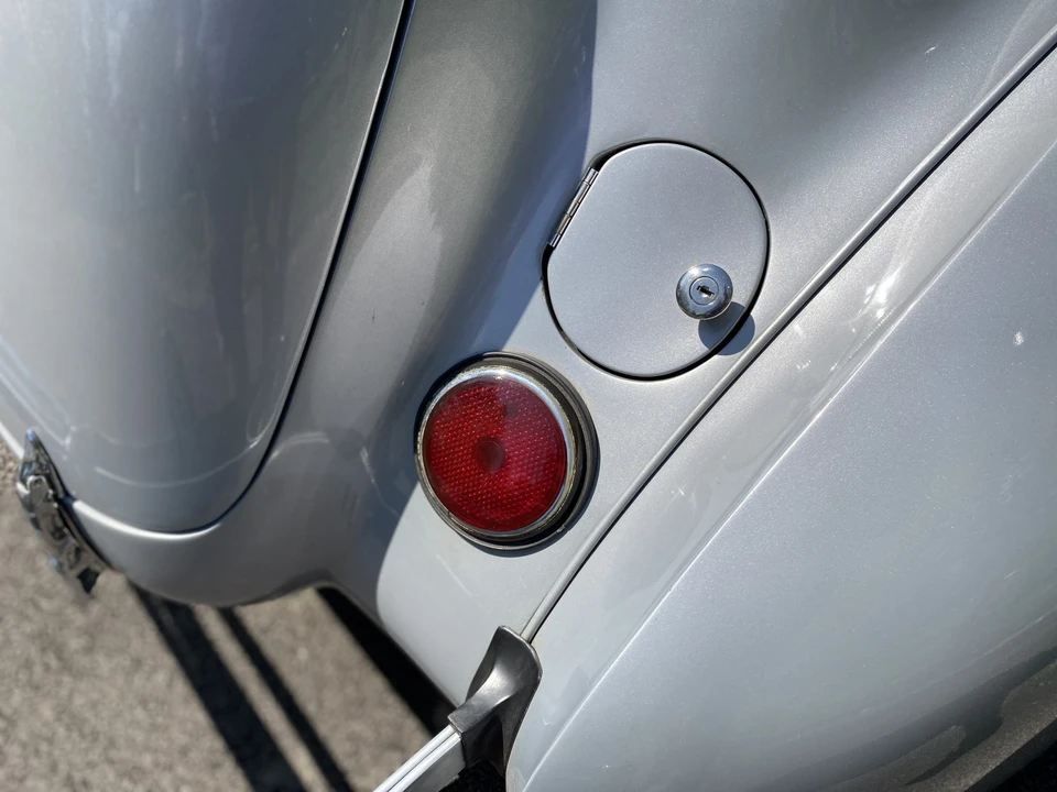 1937 Cord 810 & 812 - Image 23 of 31