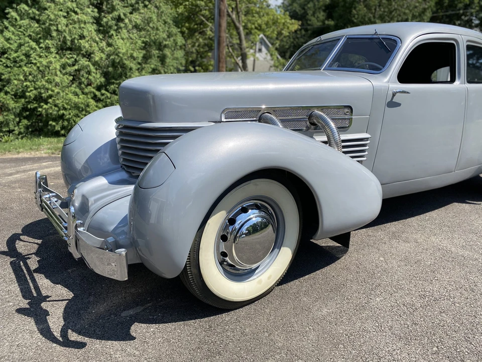 1937 Cord 810 & 812 - Image 15 of 31