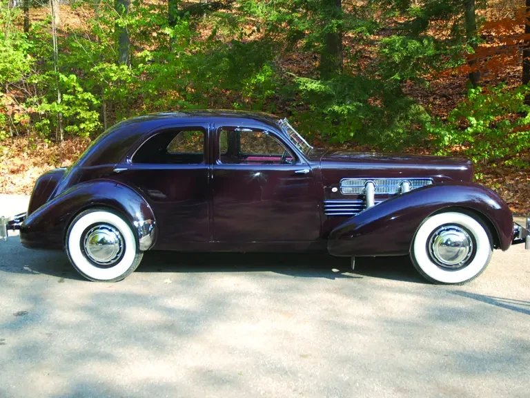 1937 Cord 810 & 812 - Image 2 of 2