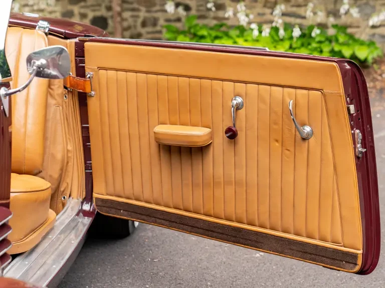 1937 Cord 810 & 812 - Image 25 of 31