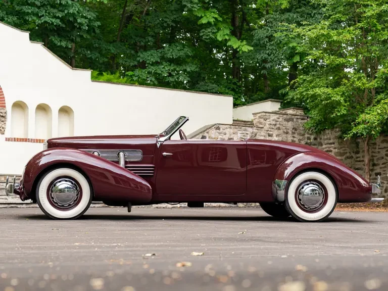 1937 Cord 810 & 812 - Image 28 of 31