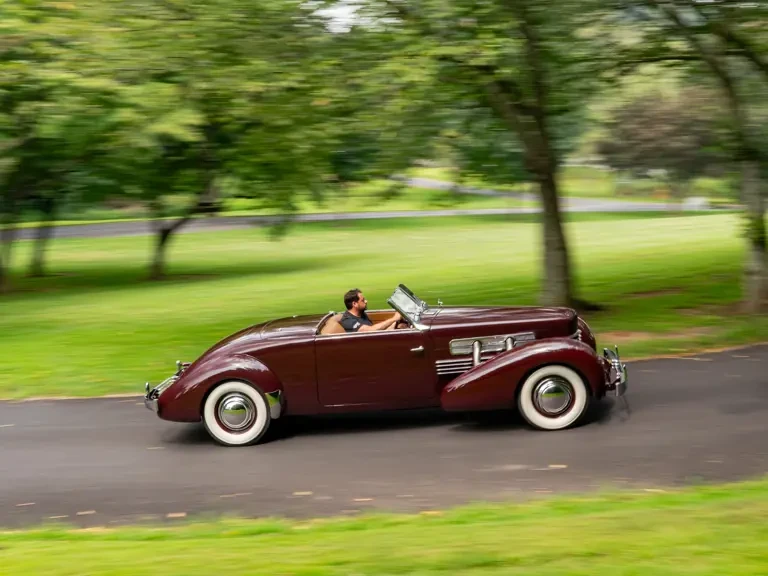 1937 Cord 810 & 812 - Image 11 of 31