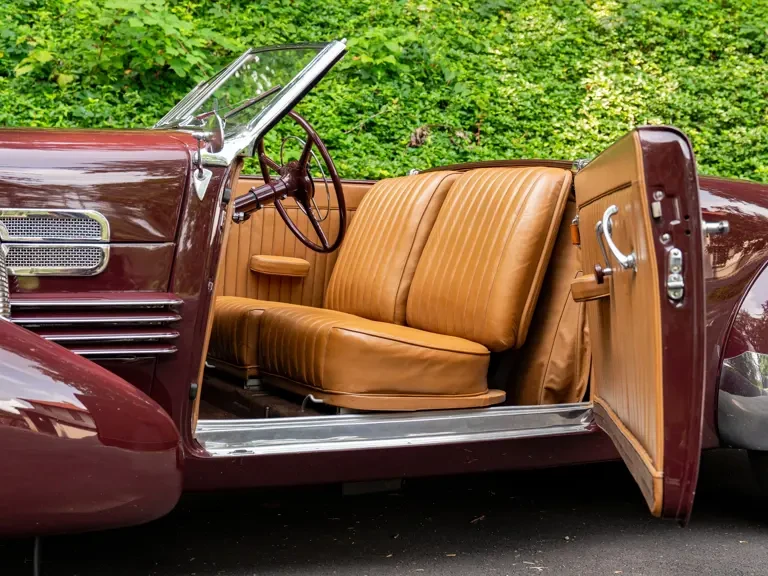 1937 Cord 810 & 812 - Image 13 of 31