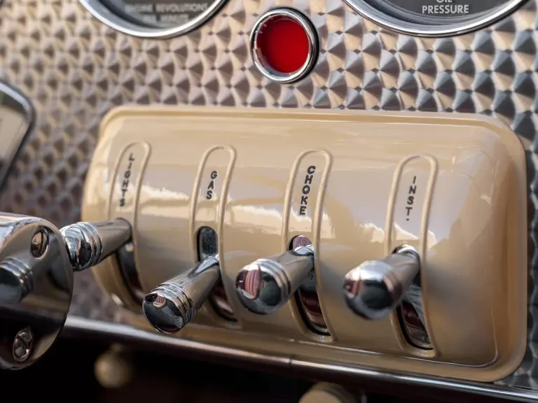 1937 Cord 810 & 812 - Image 23 of 31