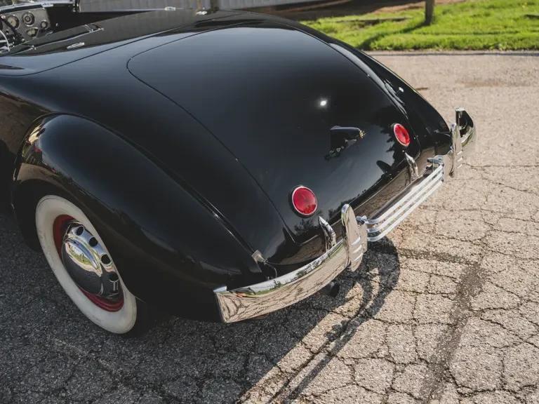 1937 Cord 810 & 812 - Image 16 of 31