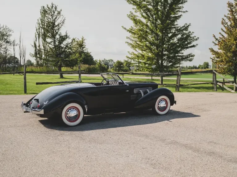 1937 Cord 810 & 812 - Image 3 of 31