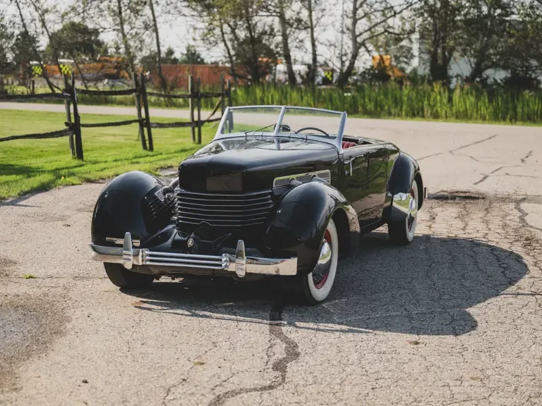 1937 Cord 810 & 812 - Image 8 of 31