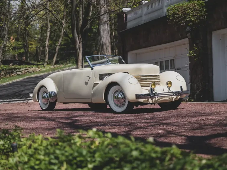 1937 Cord 810 & 812 - Image 2 of 31