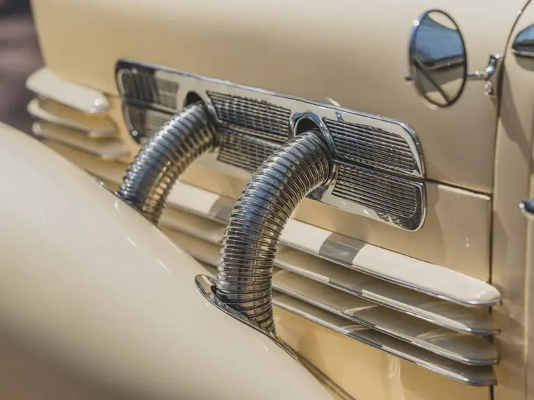 1937 Cord 810 & 812 - Image 25 of 31