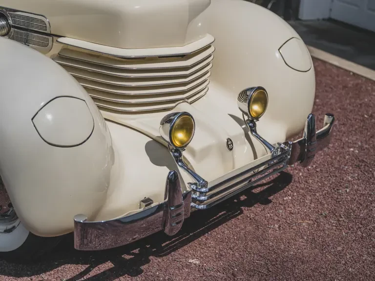 1937 Cord 810 & 812 - Image 13 of 31