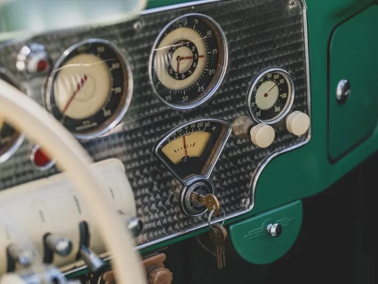1937 Cord 810 & 812 - Image 31 of 31