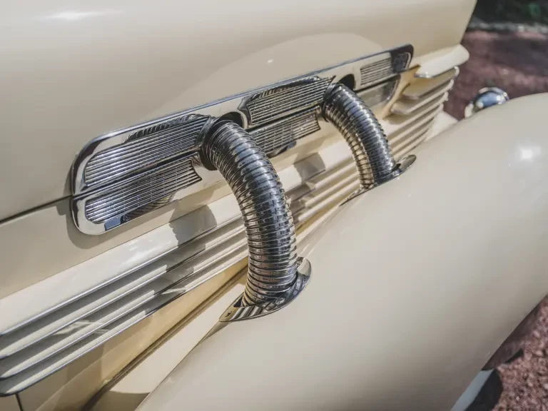 1937 Cord 810 & 812 - Image 11 of 31