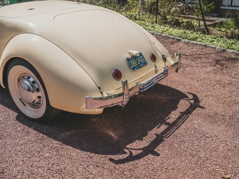 1937 Cord 810 & 812 - Image 18 of 31