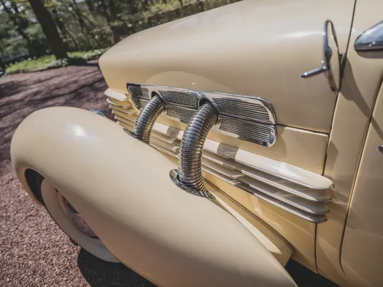 1937 Cord 810 & 812 - Image 21 of 31