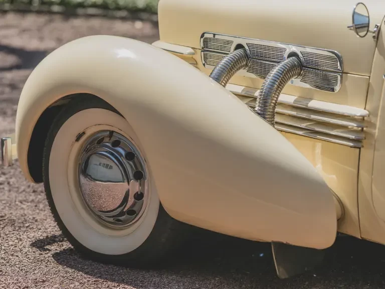 1937 Cord 810 & 812 - Image 26 of 31