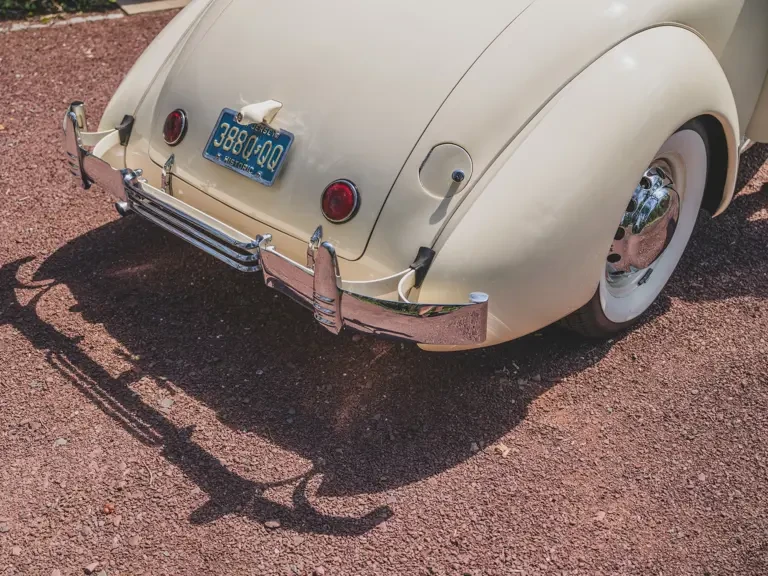 1937 Cord 810 & 812 - Image 16 of 31