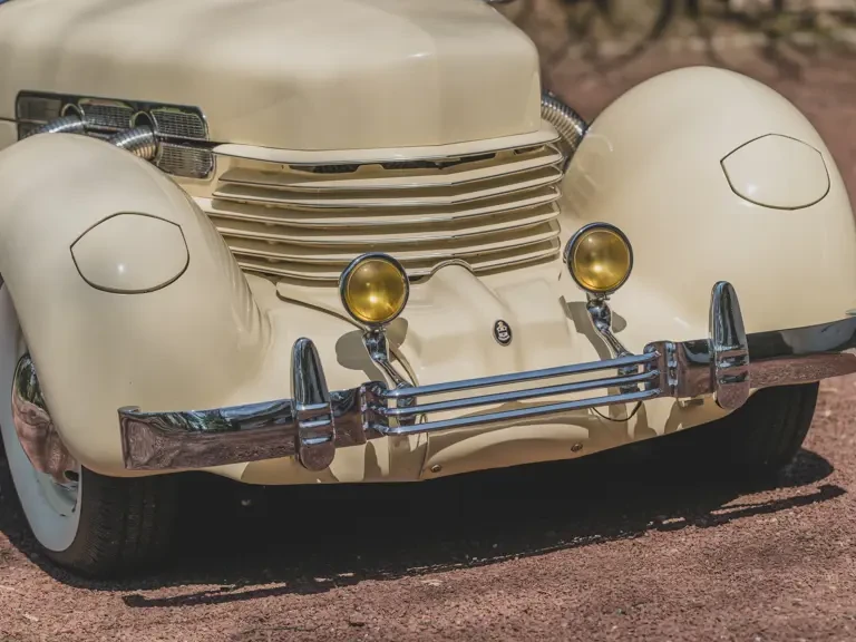 1937 Cord 810 & 812 - Image 23 of 31