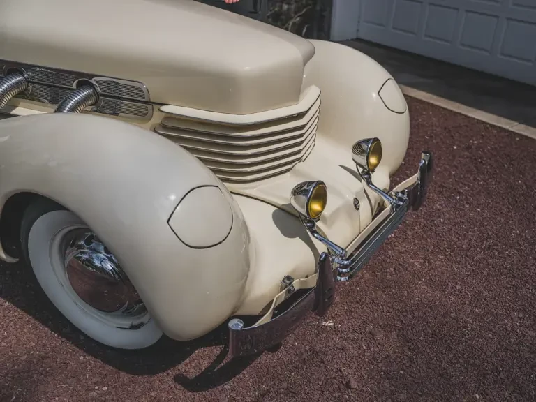 1937 Cord 810 & 812 - Image 12 of 31