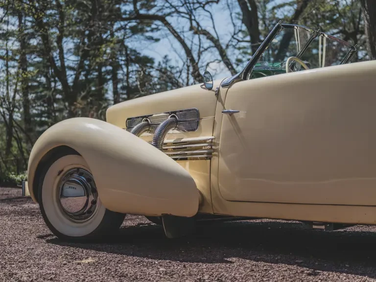 1937 Cord 810 & 812 - Image 20 of 31