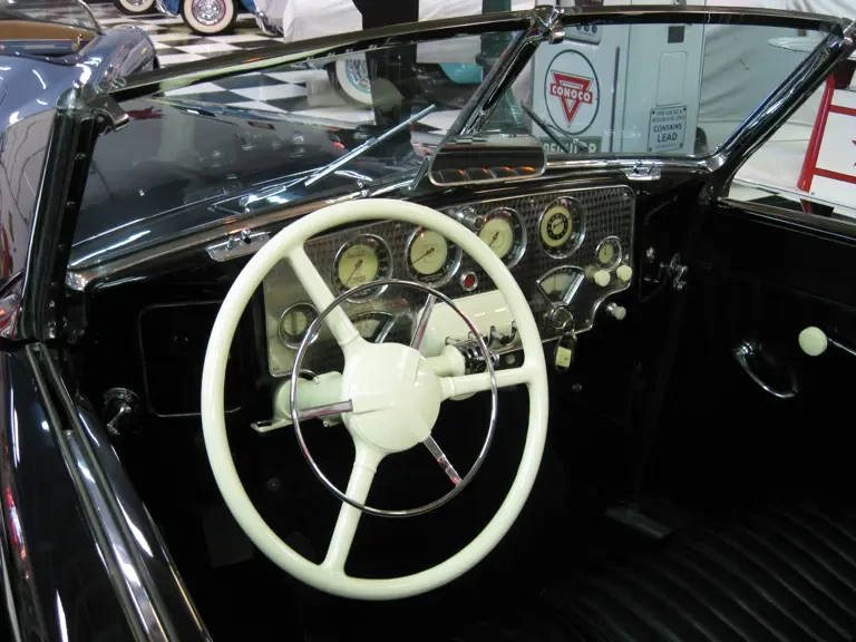 1937 Cord 810 & 812 - Image 15 of 20