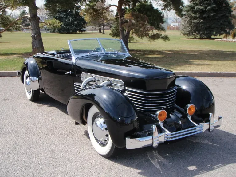 1937 Cord 810 & 812 - Image 7 of 20