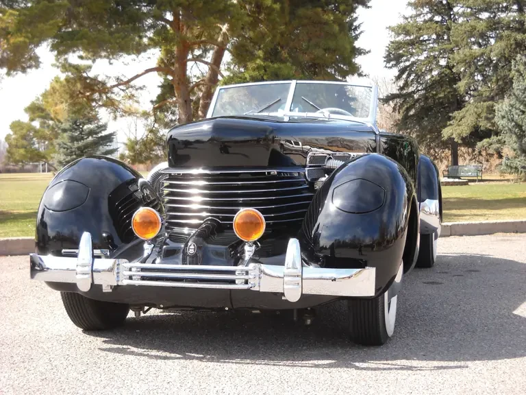 1937 Cord 810 & 812 - Image 16 of 20