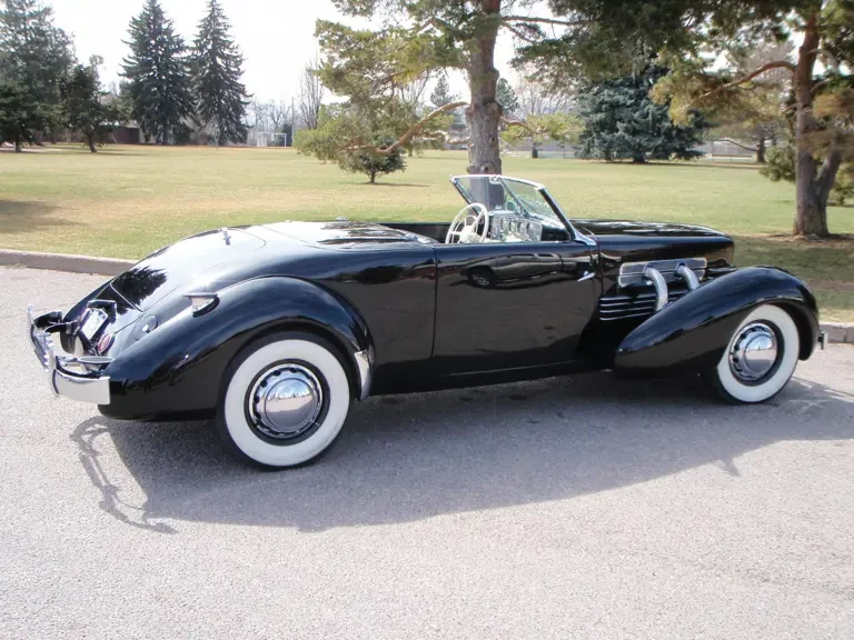 1937 Cord 810 & 812 - Image 3 of 20
