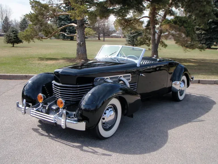1937 Cord 810 & 812 - Image 2 of 20