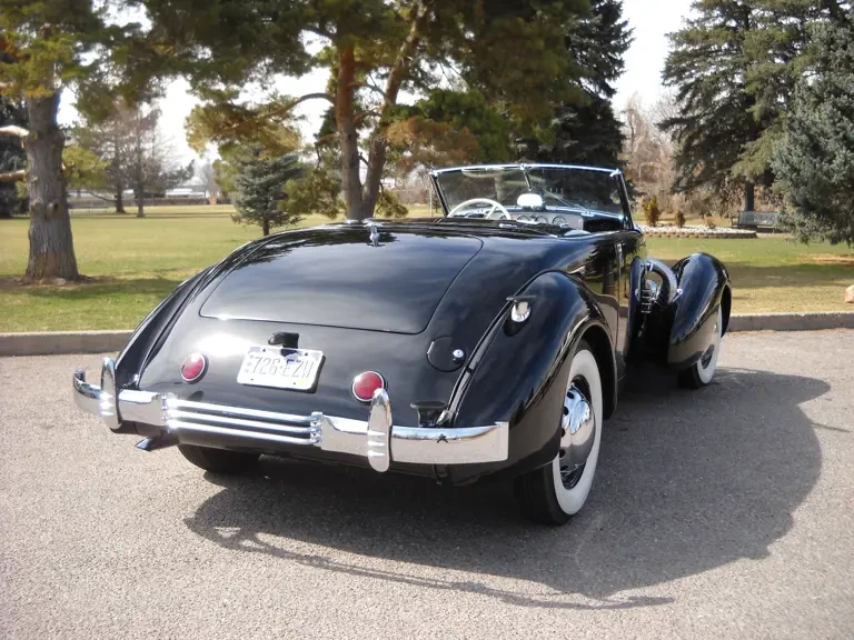 1937 Cord 810 & 812 - Image 18 of 20
