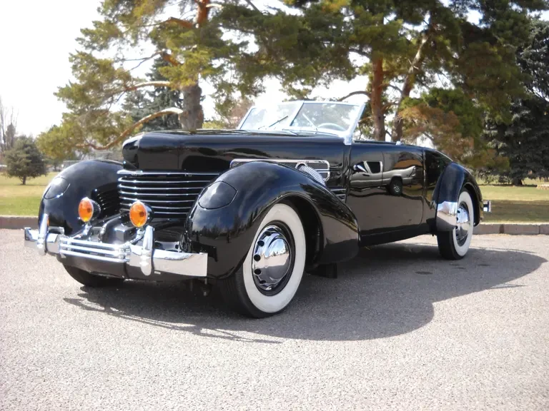 1937 Cord 810 & 812 - Image 17 of 20