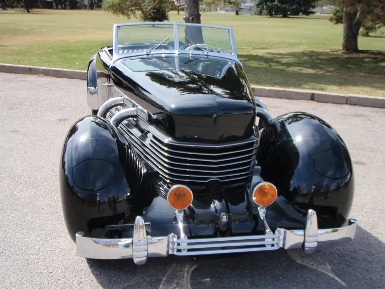 1937 Cord 810 & 812 - Image 8 of 20