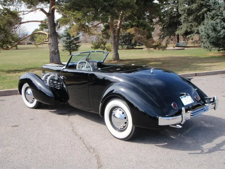 1937 Cord 810 & 812 - Image 10 of 20