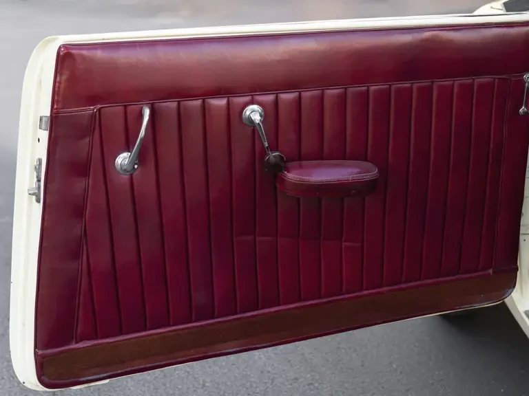 1937 Cord 810 & 812 - Image 24 of 31