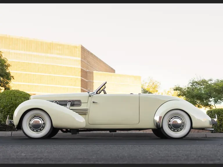 1937 Cord 810 & 812 - Image 7 of 31
