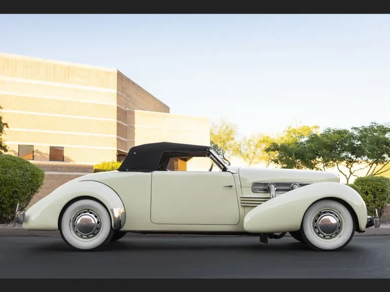 1937 Cord 810 & 812 - Image 6 of 31